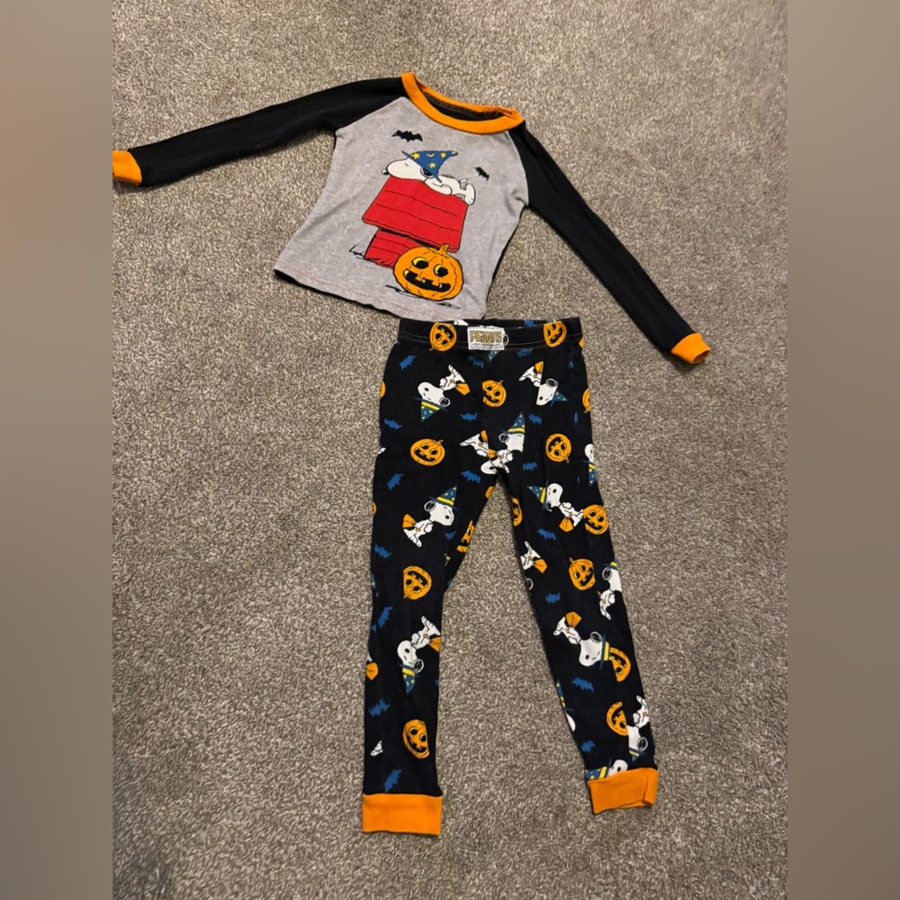 Snoopy Halloween Pajamas PJs 4T Toddler Boy Girl set Peanuts Jack-o-lantern